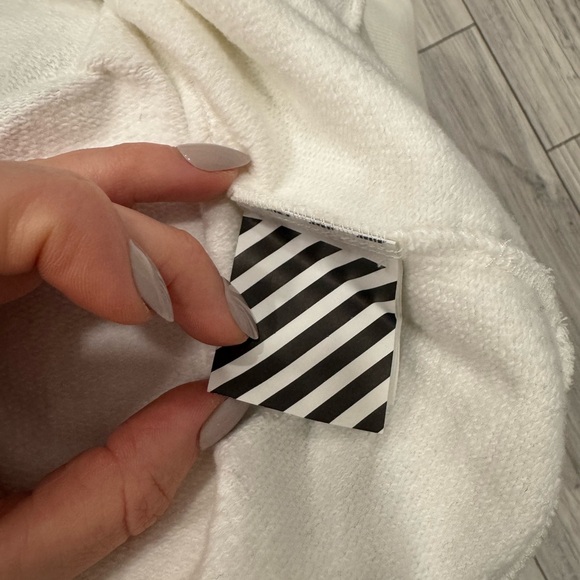 Off-White Cream Sweatshirt - Picture 6 of 6